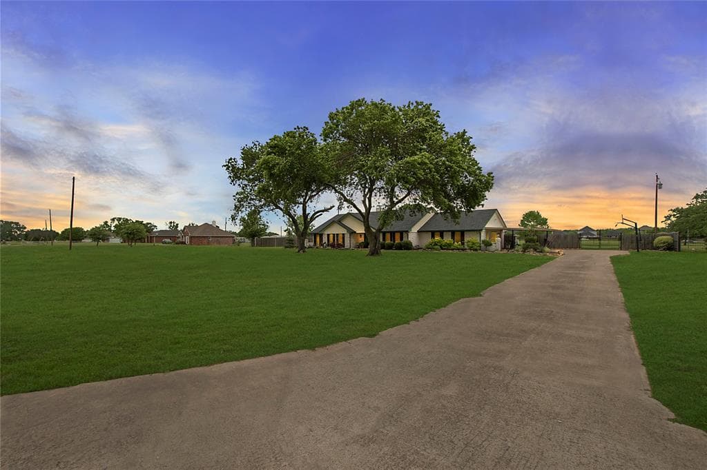 13699 Hollow Creek Dr