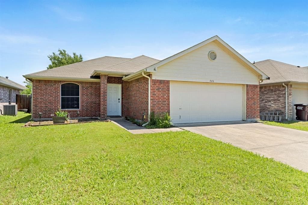 1616 Sams Cir