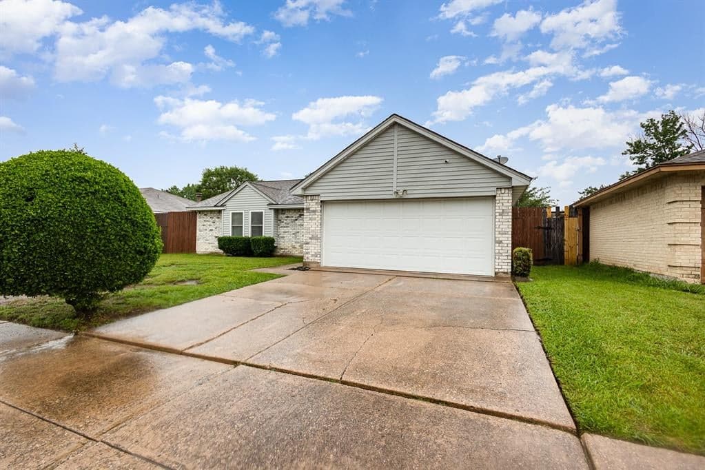 2317 Redbrook Dr