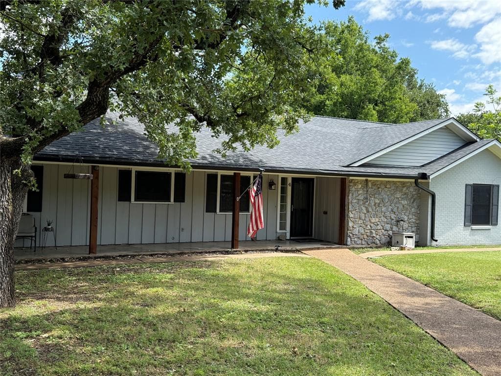 4 Preston Pl