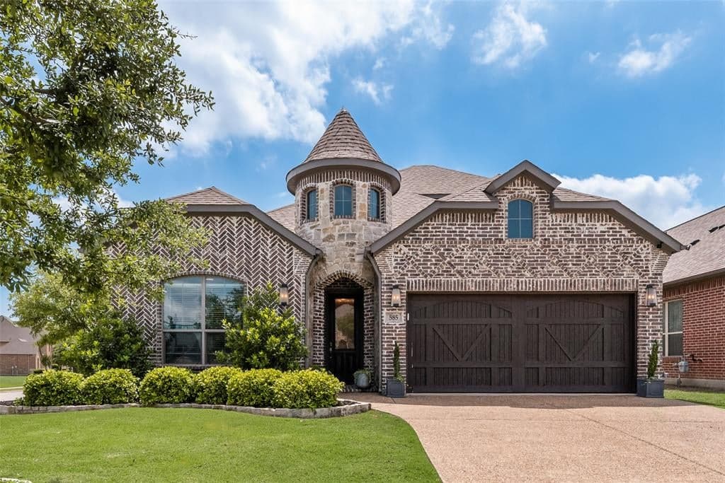 585 Bordeaux Dr
