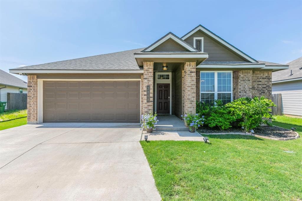 3808 Centerfire Rd