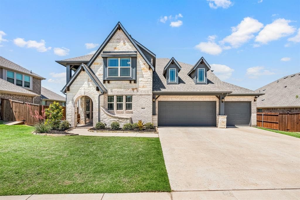 923 Timber Ridge Dr