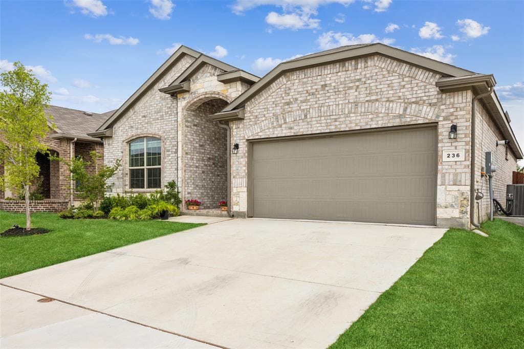 236 Mossy Cliff Ln