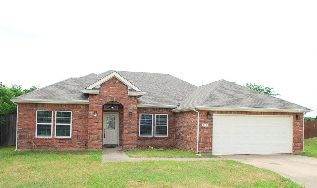 1419 Country Creek Trl