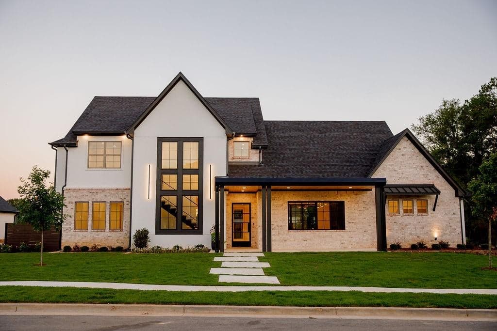 1596 Maple Cir