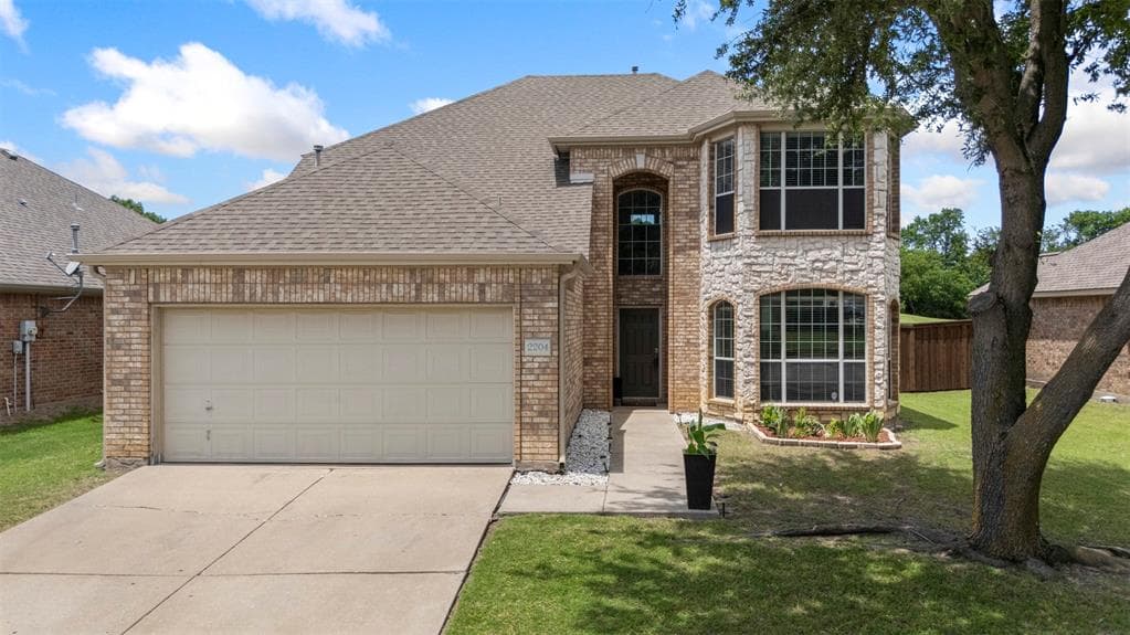 2204 Trinity Ln