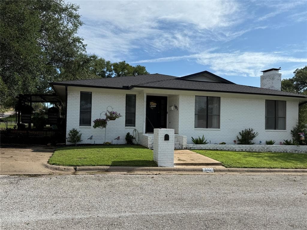 101 Cluster Dr