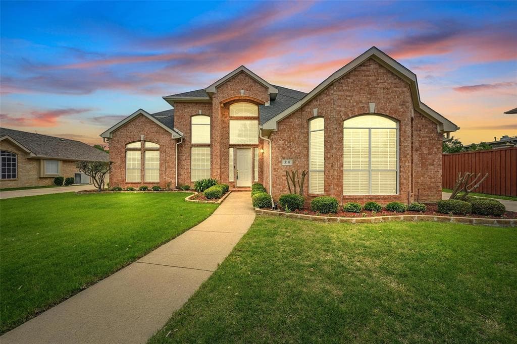 518 Hawthorne Dr