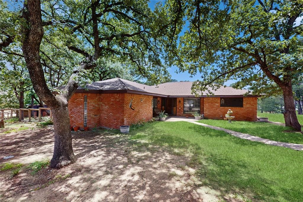 1004 League Rd