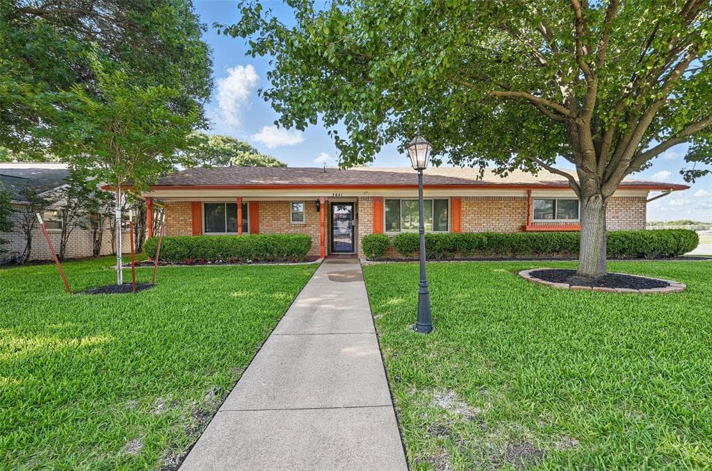 3841 Wilkie Way