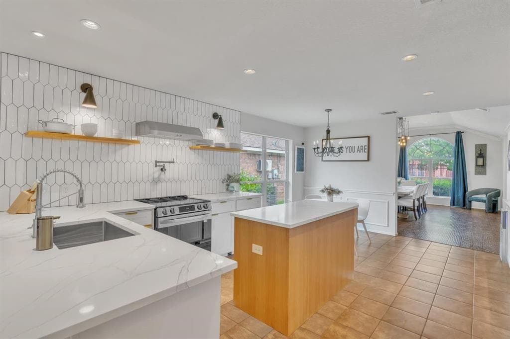 8645 Corral Cir
