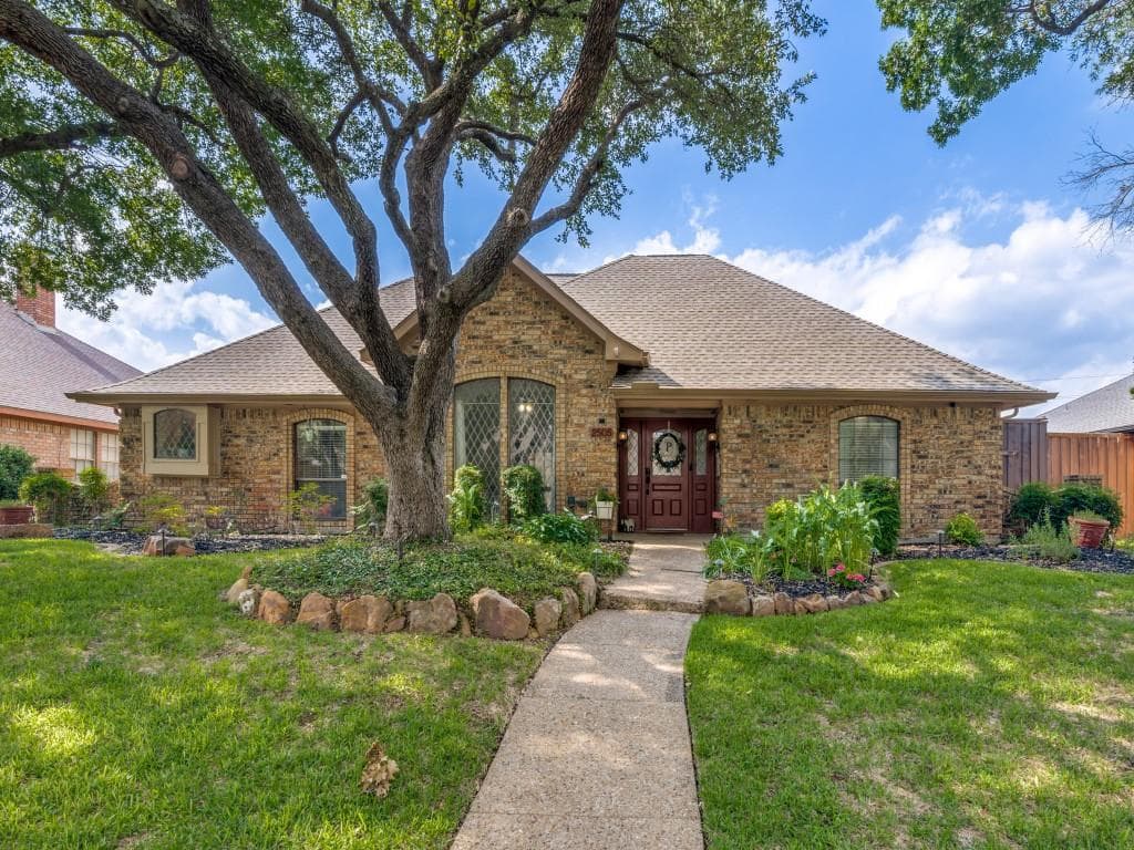 2505 Piedra Dr