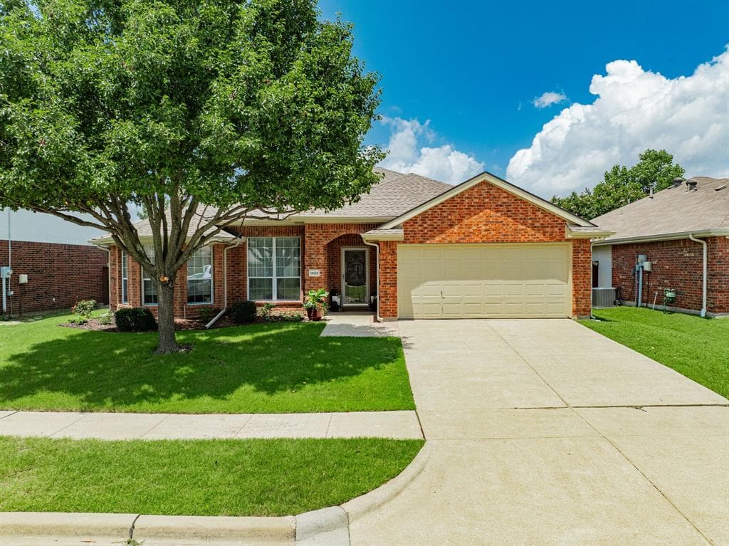 1905 Eastfork Ln
