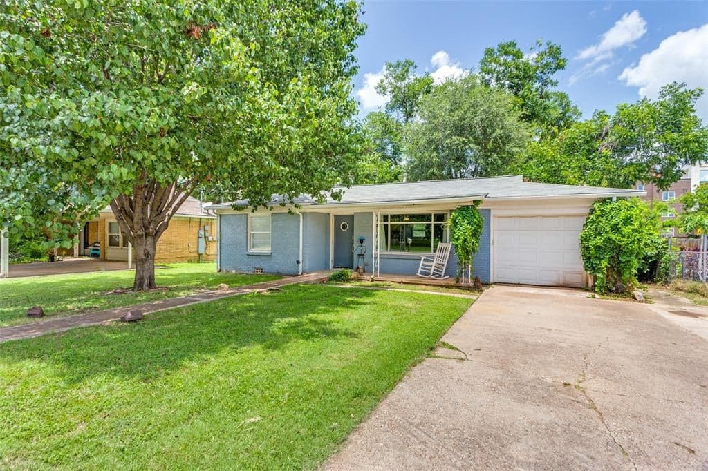 5108 Red Bud Ln