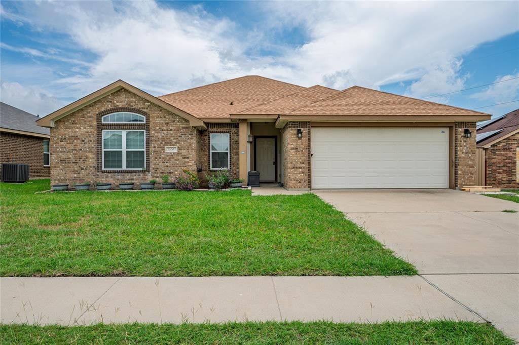 2200 Golden Eagle Dr