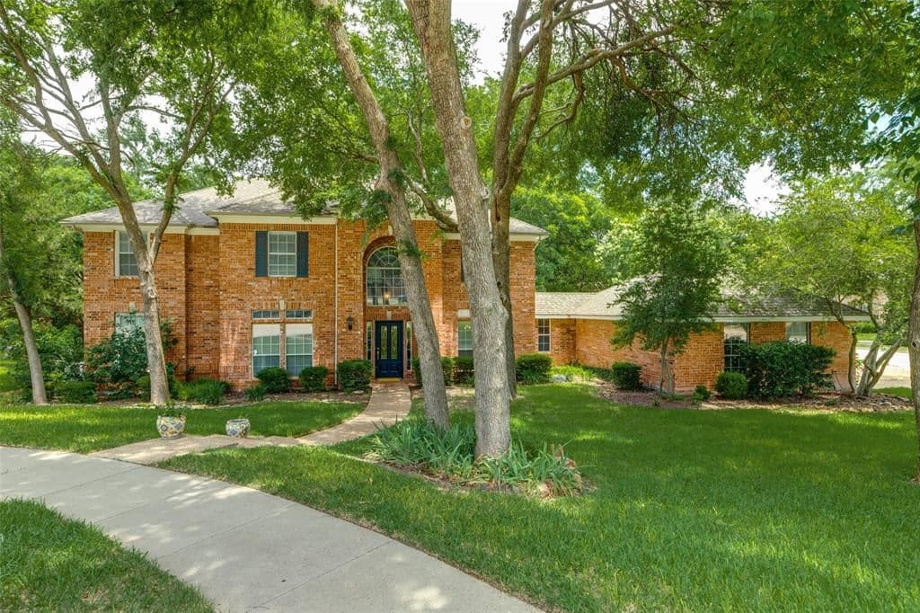 200 Stone Hollow Ct