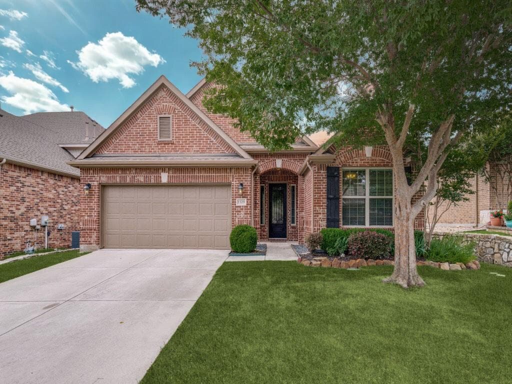 1329 Poplar Dr