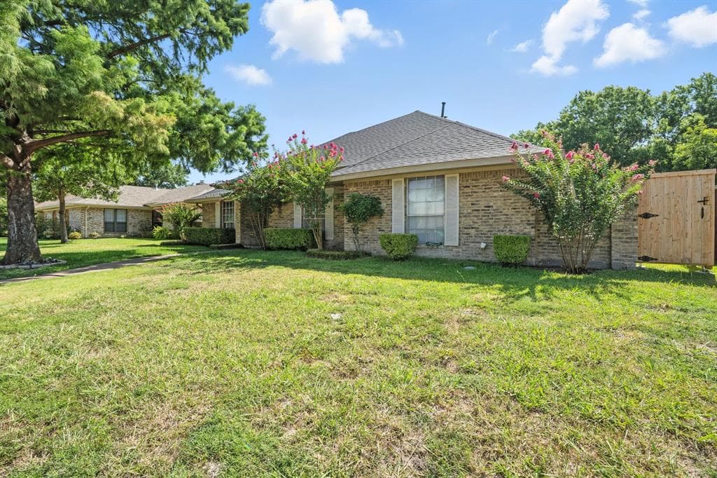 3306 Carla Dr