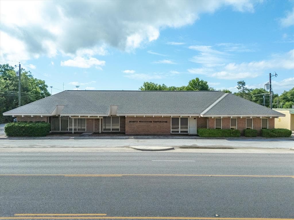 815 Highway 59 N