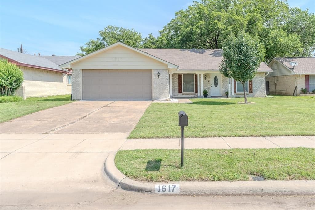 1617 Lorraine Dr