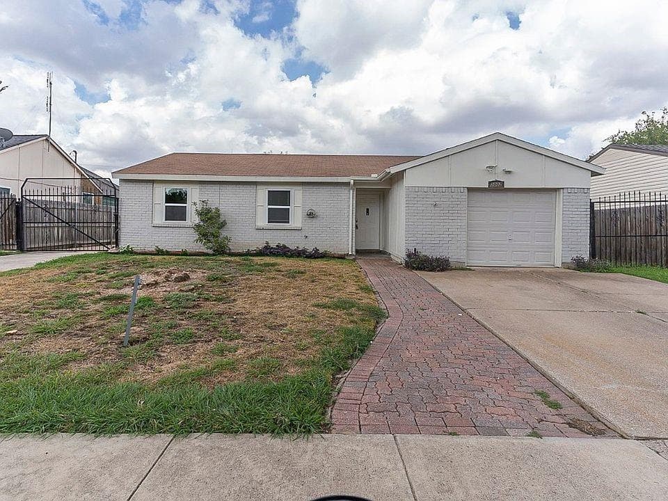 5002 Sandalwood Ln