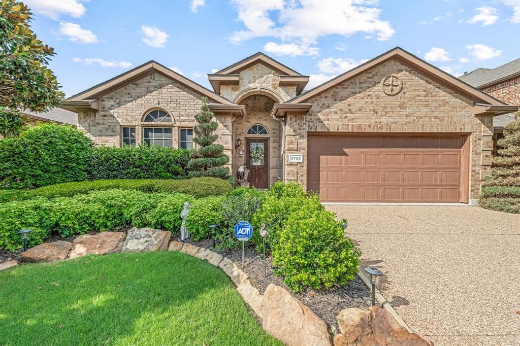 2705 Albatross Ln