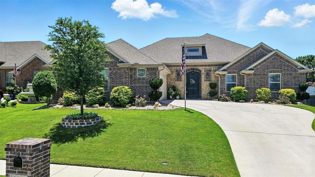 6513 Deer Horn Dr
