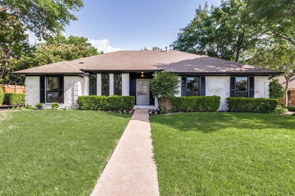 707 Lake Meadows Ct