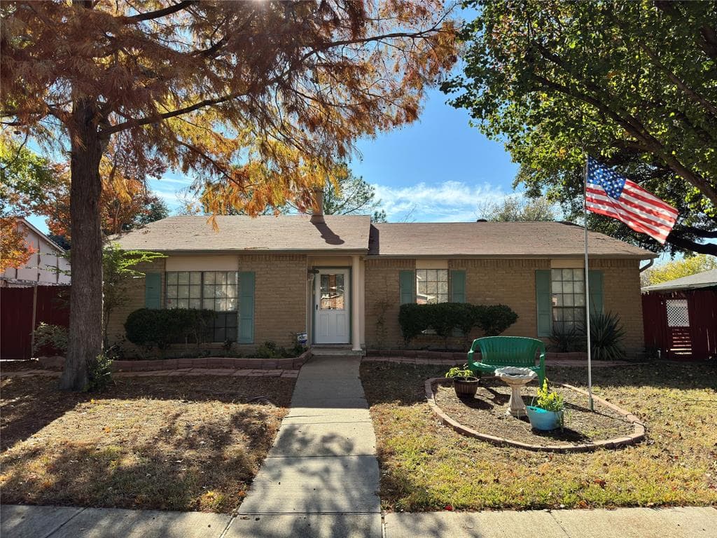 2005 Sandra Ln