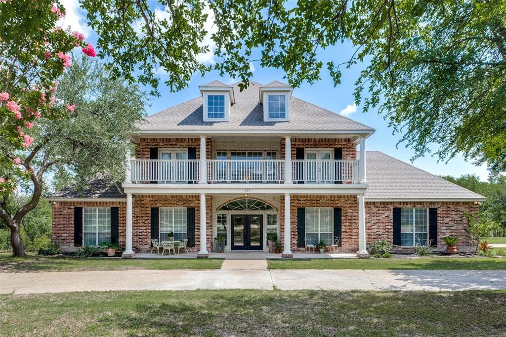 103 Acorn Ln