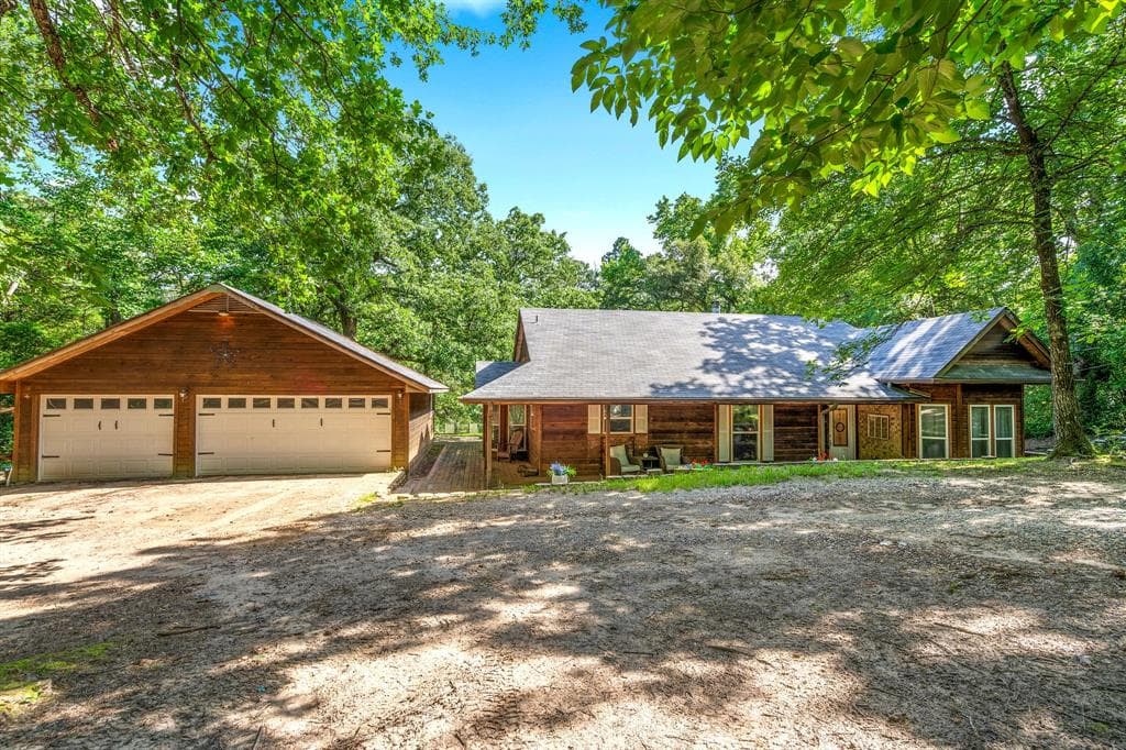 237 Saddleback Ln