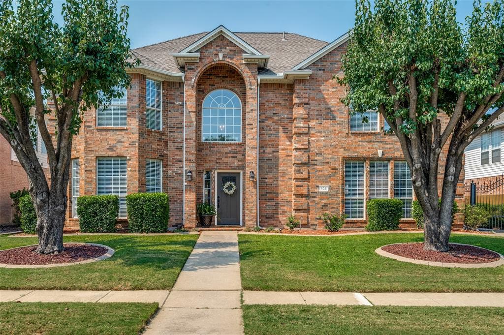 1705 Heritage Ct