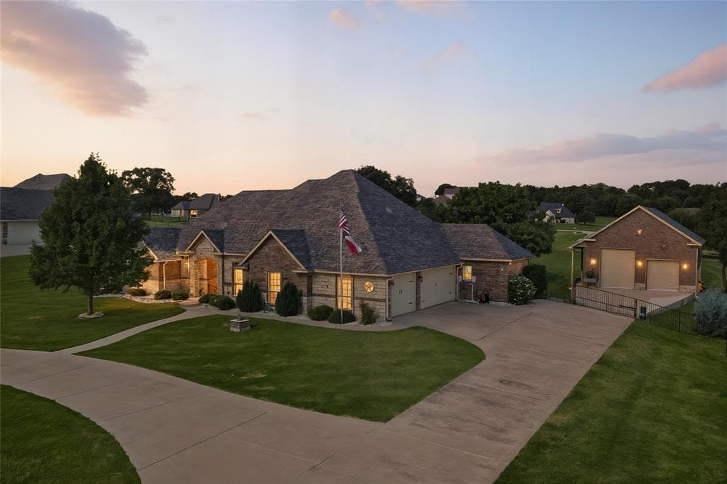 150 Ellis Spring Dr