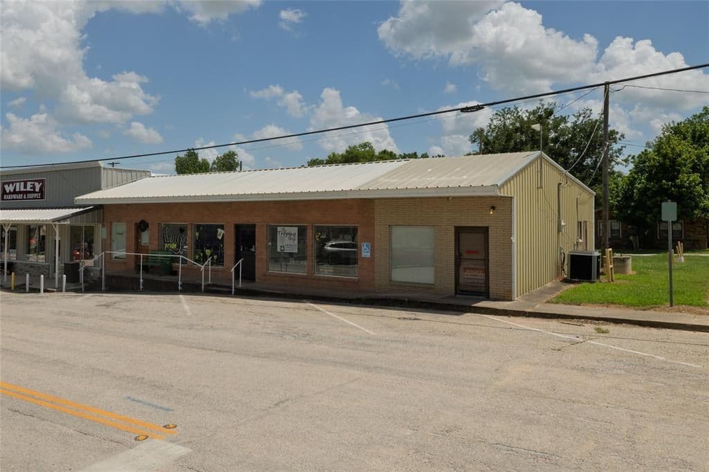 113 W Decatur St