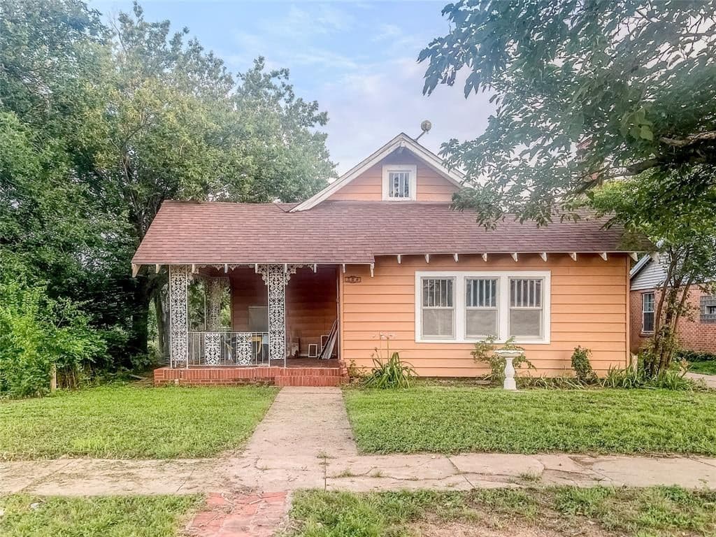 304 E Oliver St
