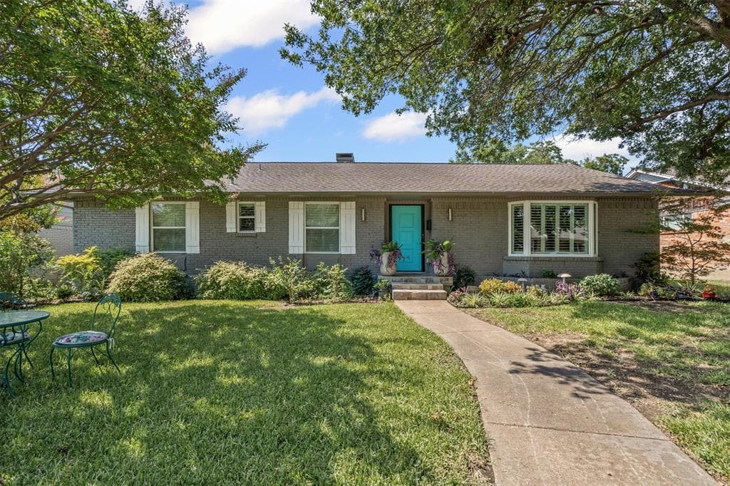 10426 Royalwood Dr