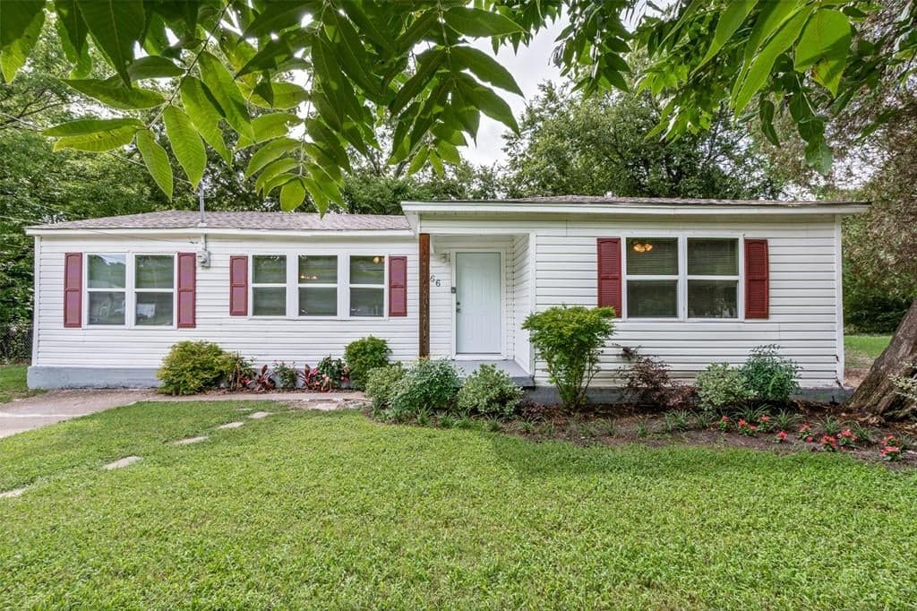 3266 Nandina Dr
