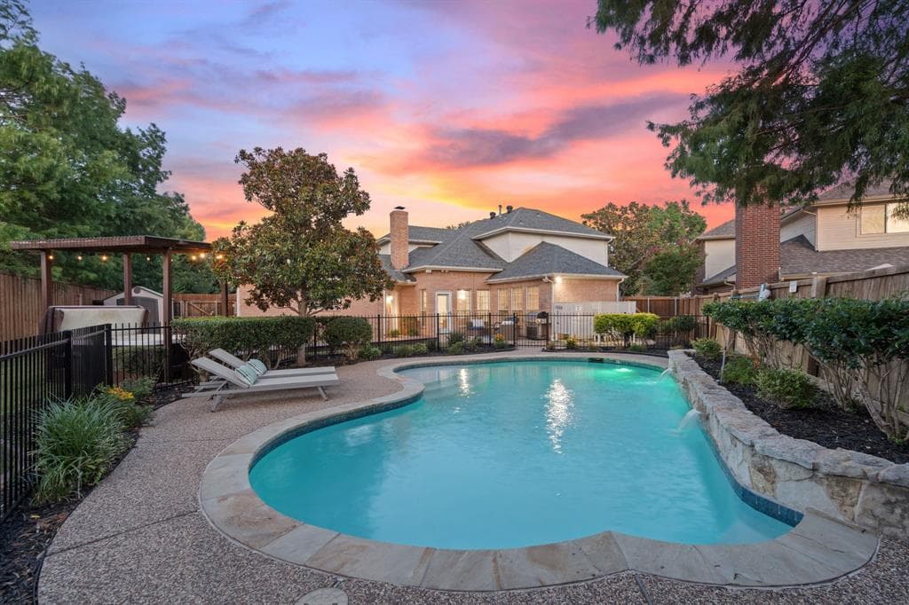 2221 Cristina Cir