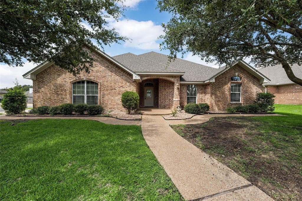 1137 Ridgeview Dr