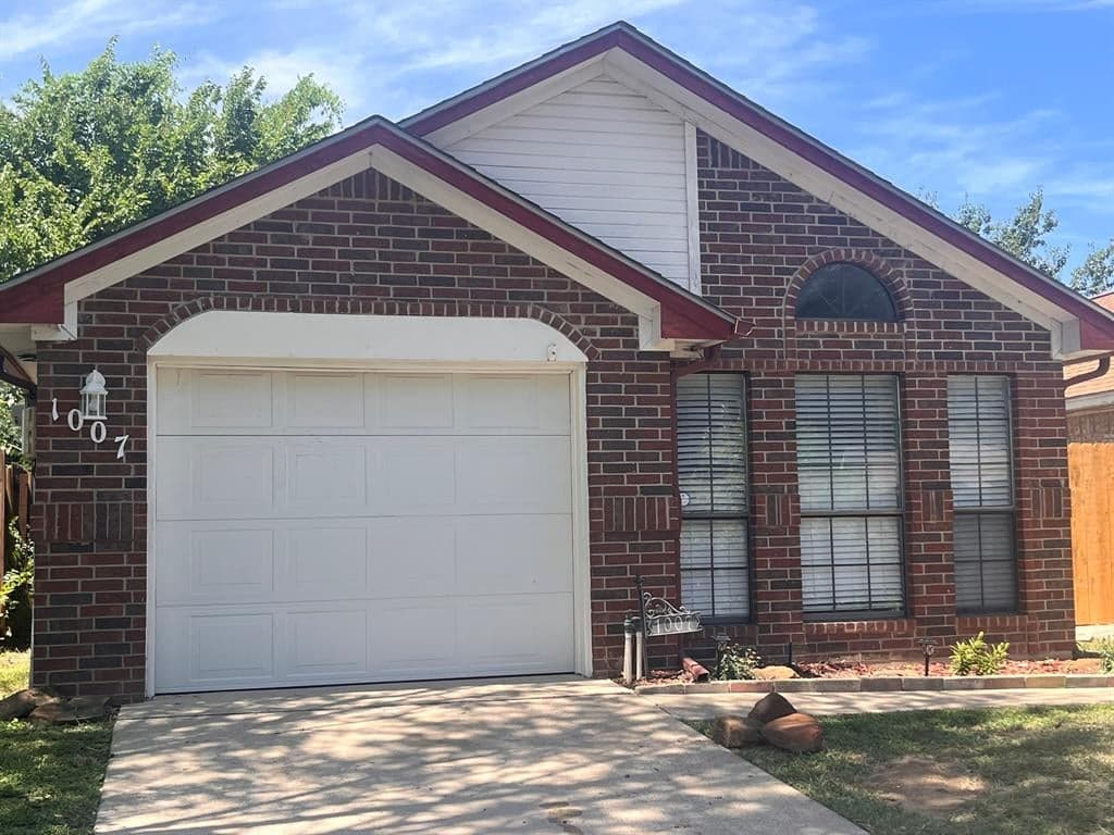 1007 Mack Pl