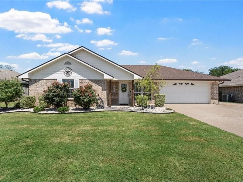 211 Broken Arrow Dr