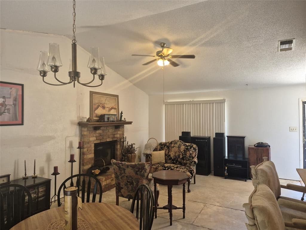 1801 Country Ln