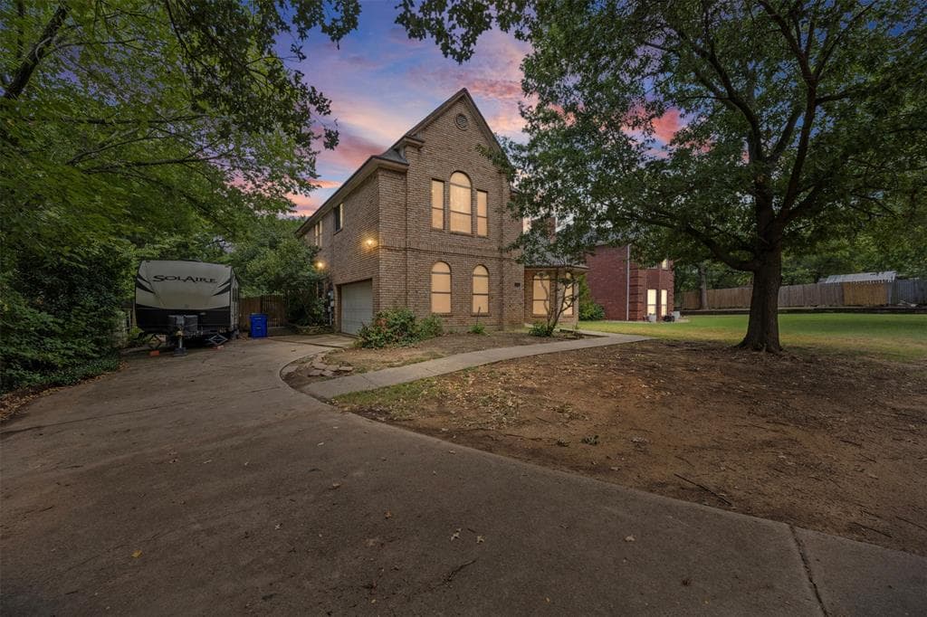 108 Arthur Dr