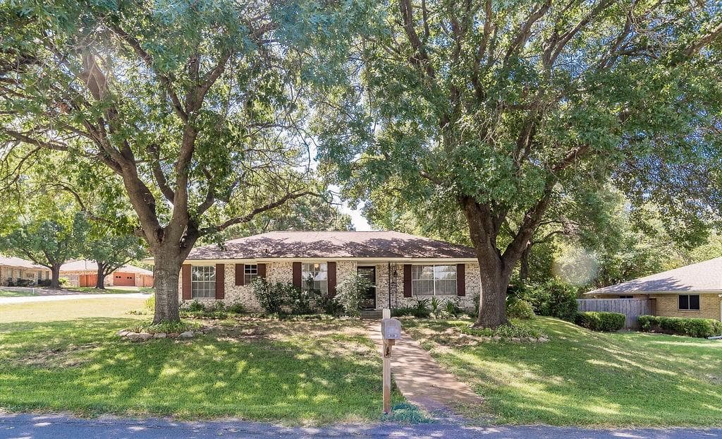 308 E Lanett Dr