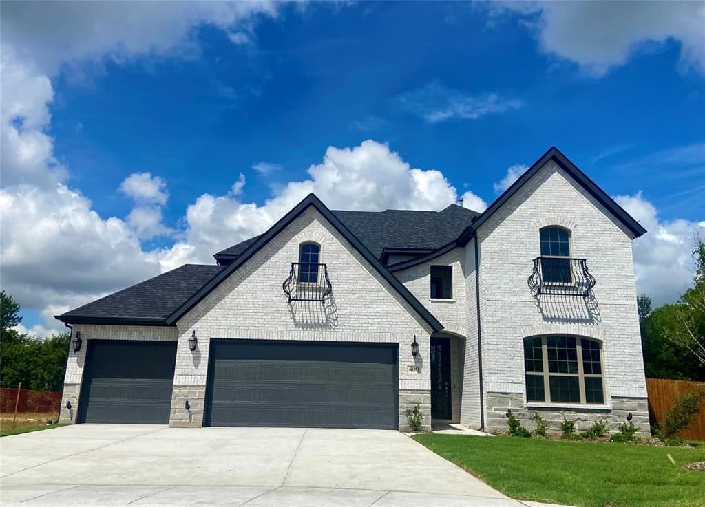 400 Devonshire Dr