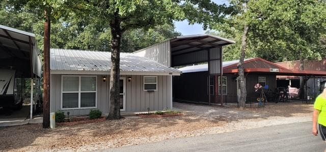 7004 Deer Hollow Ct