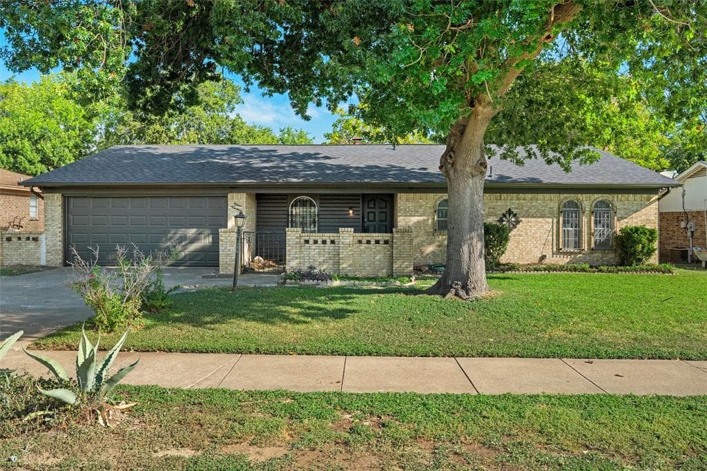 1500 Lagoona Ln
