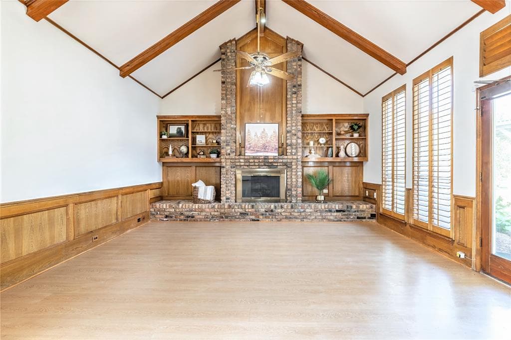 2424 Fox Glenn Cir