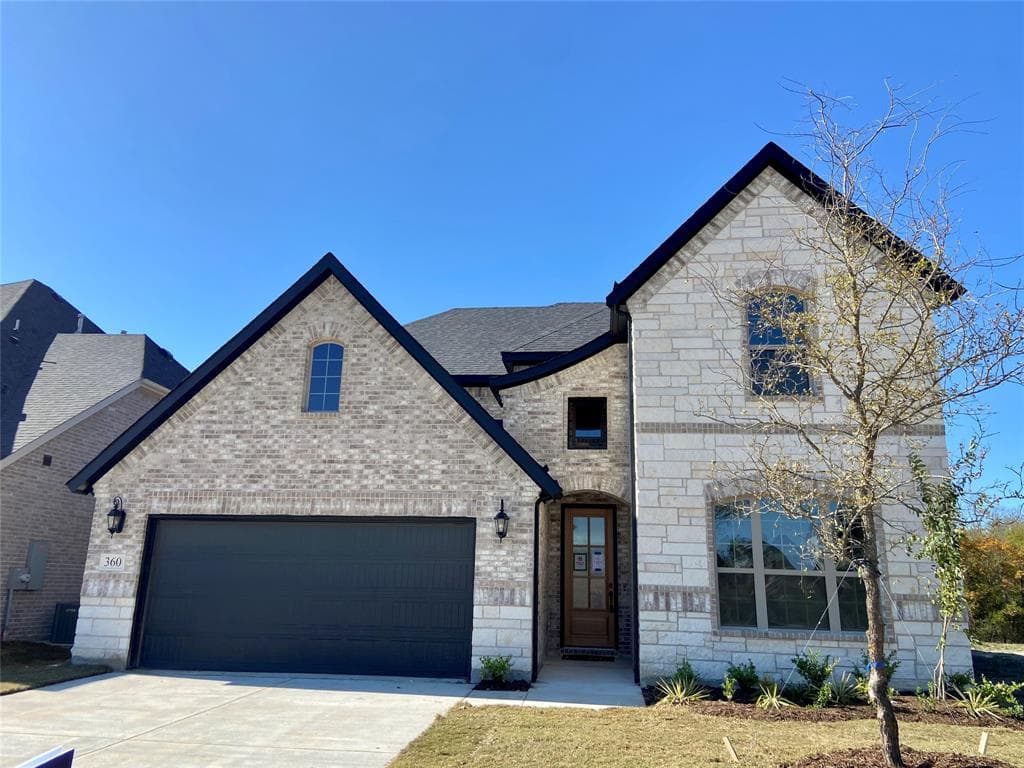 360 Devonshire Dr